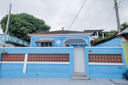 Casa para alugar com 55m², 2 quartos e sem vaga Casa para alugar com 55m², 2 quartos e sem vagaFachada