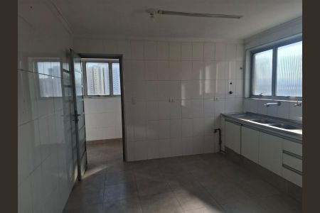 Apartamento para alugar com 183m², 3 quartos e 1 vaga