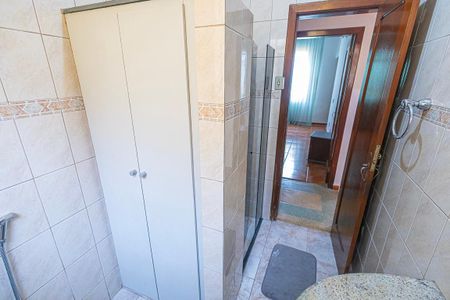Casa para alugar com 290m², 4 quartos e 4 vagas Casa para alugar com 290m², 4 quartos e 4 vagasBanheiro