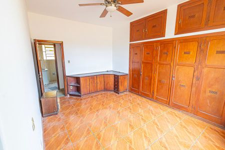 Casa para alugar com 290m², 4 quartos e 4 vagas Casa para alugar com 290m², 4 quartos e 4 vagasQuarto 1/ suite