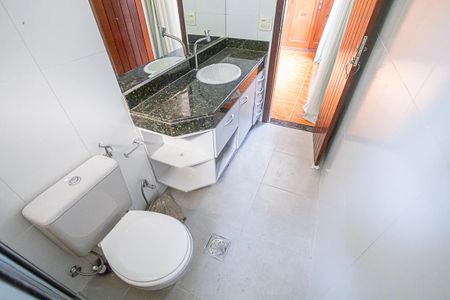 Casa para alugar com 290m², 4 quartos e 4 vagas Casa para alugar com 290m², 4 quartos e 4 vagassuite