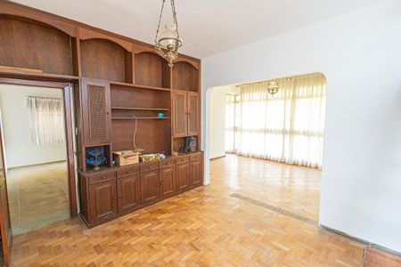 Casa para alugar com 290m², 4 quartos e 4 vagas Casa para alugar com 290m², 4 quartos e 4 vagasSala 2