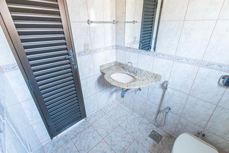 Casa para alugar com 290m², 4 quartos e 4 vagas Casa para alugar com 290m², 4 quartos e 4 vagaslavabo