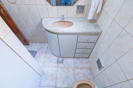 Casa para alugar com 290m², 4 quartos e 4 vagas Casa para alugar com 290m², 4 quartos e 4 vagasBanheiro