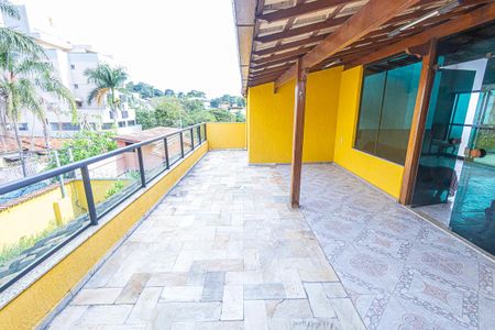 Casa para alugar com 290m², 4 quartos e 4 vagas Casa para alugar com 290m², 4 quartos e 4 vagasVaranda