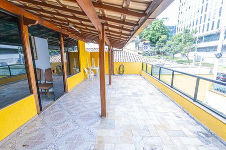 Casa para alugar com 290m², 4 quartos e 4 vagas Casa para alugar com 290m², 4 quartos e 4 vagasVaranda