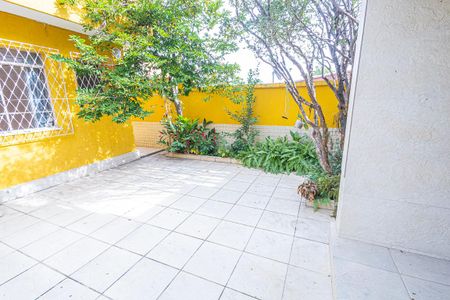 Casa para alugar com 290m², 4 quartos e 4 vagas Casa para alugar com 290m², 4 quartos e 4 vagasArea externa