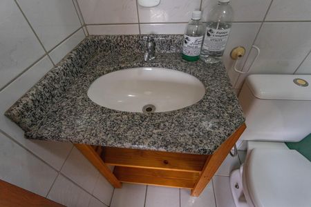 Apartamento para alugar com 52m², 2 quartos e 1 vaga Apartamento para alugar com 52m², 2 quartos e 1 vagaBanheiro social