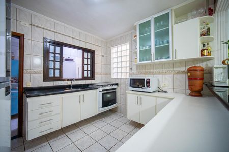 Casa à venda com 157m², 3 quartos e 2 vagasCozinha