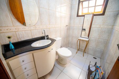 Casa à venda com 157m², 3 quartos e 2 vagasBanheiro