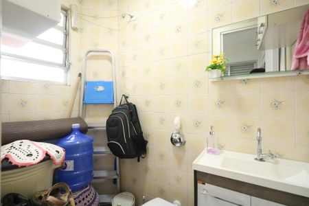 Apartamento à venda com 102m², 3 quartos e 1 vaga Apartamento à venda com 102m², 3 quartos e 1 vagaBanheiro de Serviço