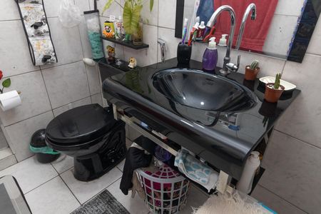 Casa para alugar com 76m², 2 quartos e 1 vaga Casa para alugar com 76m², 2 quartos e 1 vagaBanheiro