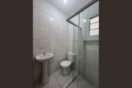 Banheiro de casa para alugar com 1 quarto, 50m² em Vila Moraes, São Paulo
