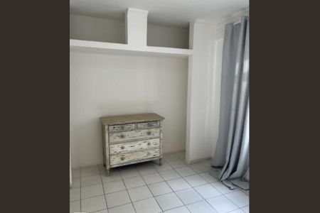 Quarto de apartamento para alugar com 2 quartos, 96m² em Itapuã, Salvador