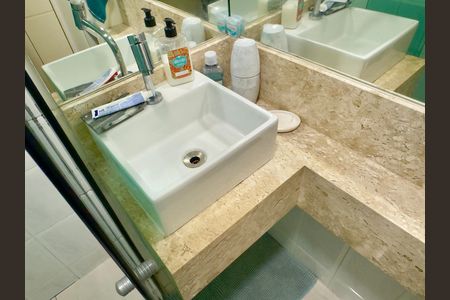 Apartamento à venda com 69m², 3 quartos e 1 vaga Apartamento à venda com 69m², 3 quartos e 1 vagaBanheiro