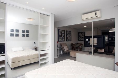 Quarto de kitnet/studio à venda com 1 quarto, 51m² em Floresta, Porto Alegre