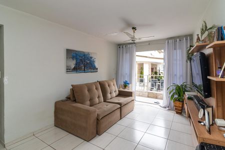 Casa para alugar com 56m², 2 quartos e 1 vaga Casa para alugar com 56m², 2 quartos e 1 vagaSala