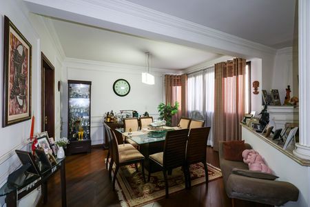 Apartamento à venda com 212m², 4 quartos e 3 vagas