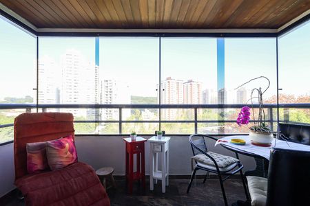 Apartamento à venda com 212m², 4 quartos e 3 vagas