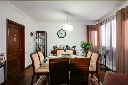Apartamento à venda com 212m², 4 quartos e 3 vagas