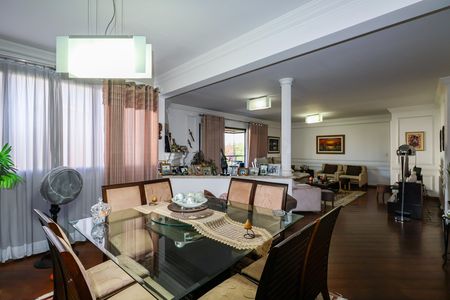 Apartamento à venda com 212m², 4 quartos e 3 vagas