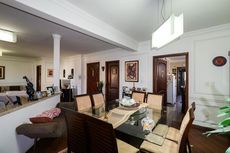 Apartamento à venda com 212m², 4 quartos e 3 vagas