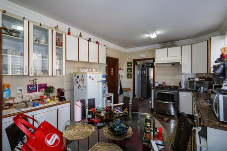 Apartamento à venda com 212m², 4 quartos e 3 vagas