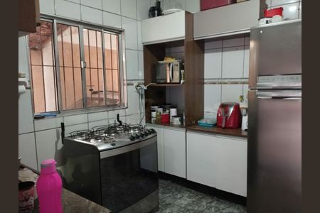 Casa à venda com 3 quartos, 250m² em Jardim Icarai, São Paulo
