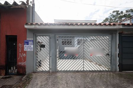 Casa à venda com 235m², 4 quartos e 6 vagasFachada / Placa 