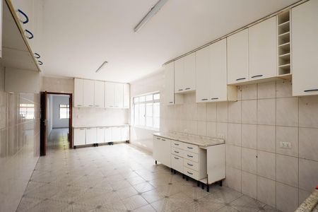 Casa à venda com 235m², 4 quartos e 6 vagasCozinha 