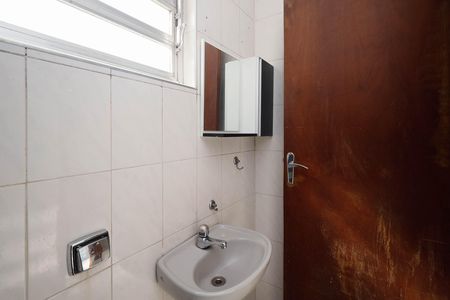 Casa à venda com 235m², 4 quartos e 6 vagasBanheiro 4