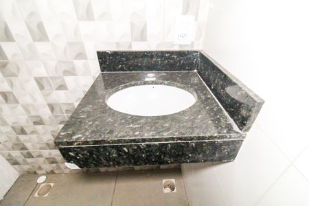 Apartamento à venda com 51m², 2 quartos e 1 vaga Apartamento à venda com 51m², 2 quartos e 1 vagaBanheiro