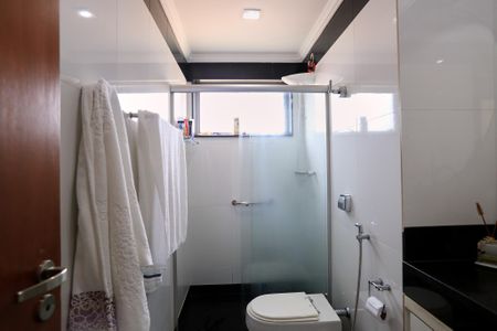 Apartamento à venda com 132m², 4 quartos e 2 vagas Apartamento à venda com 132m², 4 quartos e 2 vagasBanheiro