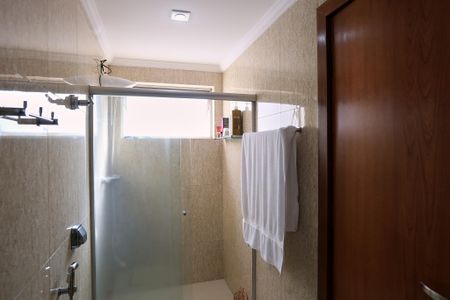 Apartamento à venda com 132m², 4 quartos e 2 vagas Apartamento à venda com 132m², 4 quartos e 2 vagasBanheiro da Suíte
