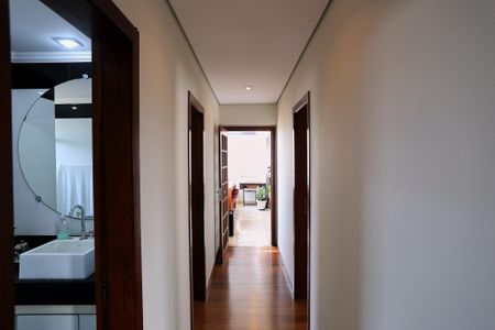Apartamento à venda com 132m², 4 quartos e 2 vagas Apartamento à venda com 132m², 4 quartos e 2 vagasCorredor