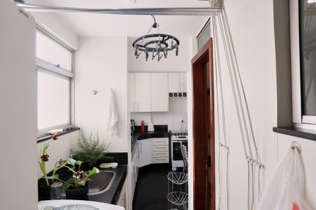 Apartamento à venda com 132m², 4 quartos e 2 vagas Apartamento à venda com 132m², 4 quartos e 2 vagasÁrea de Serviço
