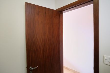 Apartamento à venda com 132m², 4 quartos e 2 vagas Apartamento à venda com 132m², 4 quartos e 2 vagasEscritório