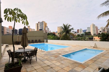 Apartamento à venda com 132m², 4 quartos e 2 vagas Apartamento à venda com 132m², 4 quartos e 2 vagasÁrea comum - Piscina