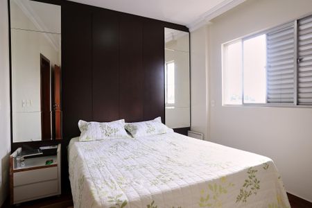 Apartamento à venda com 132m², 4 quartos e 2 vagas Apartamento à venda com 132m², 4 quartos e 2 vagasSuíte
