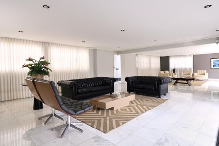 Apartamento à venda com 132m², 4 quartos e 2 vagas Apartamento à venda com 132m², 4 quartos e 2 vagasHall