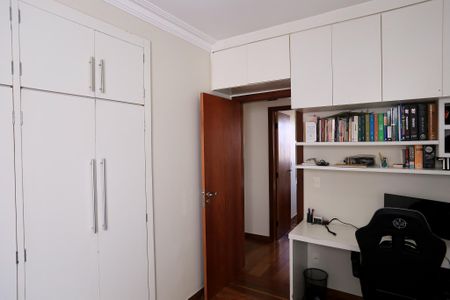 Apartamento à venda com 132m², 4 quartos e 2 vagas Apartamento à venda com 132m², 4 quartos e 2 vagasQuarto 1