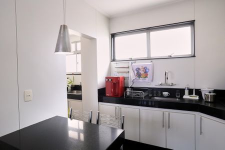 Apartamento à venda com 132m², 4 quartos e 2 vagas Apartamento à venda com 132m², 4 quartos e 2 vagasCozinha