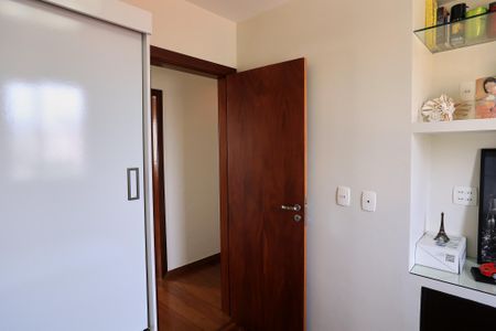 Apartamento à venda com 132m², 4 quartos e 2 vagas Apartamento à venda com 132m², 4 quartos e 2 vagasQuarto 2