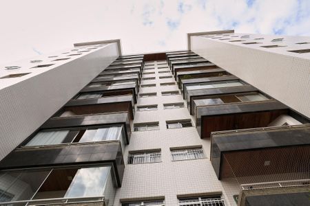Apartamento à venda com 132m², 4 quartos e 2 vagas Apartamento à venda com 132m², 4 quartos e 2 vagasFachada