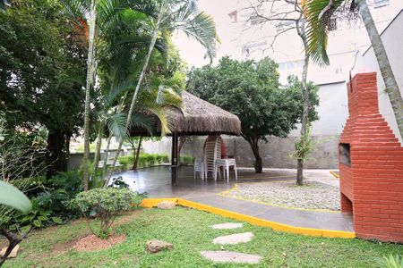 Apartamento à venda com 132m², 4 quartos e 2 vagas Apartamento à venda com 132m², 4 quartos e 2 vagasÁrea comum - Churrasqueira