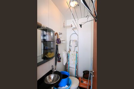 Apartamento à venda com 132m², 4 quartos e 2 vagas Apartamento à venda com 132m², 4 quartos e 2 vagasBanheiro de serviço