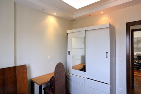Apartamento à venda com 132m², 4 quartos e 2 vagas Apartamento à venda com 132m², 4 quartos e 2 vagasQuarto 2
