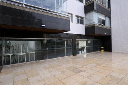 Apartamento à venda com 132m², 4 quartos e 2 vagas Apartamento à venda com 132m², 4 quartos e 2 vagasÁrea comum - Salão de festas