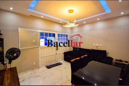 Casa à venda com 3 quartos, 120m² em Encantado, Rio de Janeiro