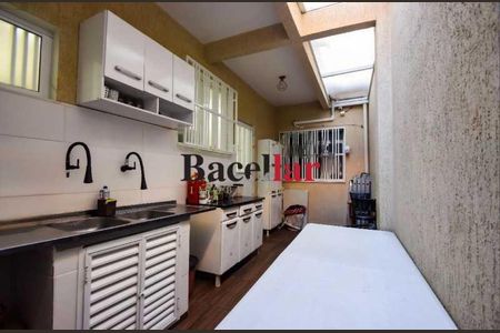 Casa à venda com 120m², 3 quartos e 1 vaga